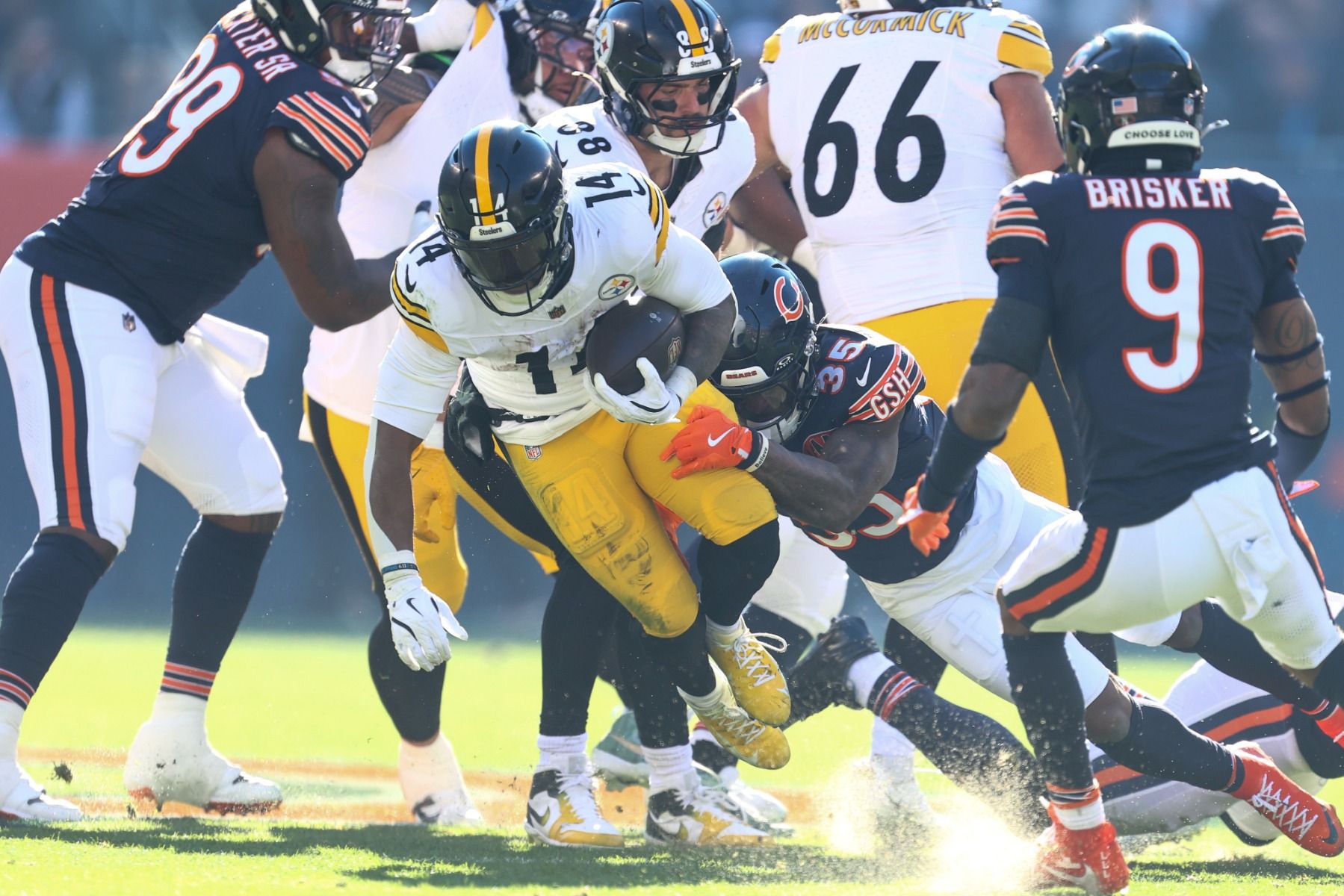 Pittsburgh Steelers Game Used Football 2025-197 vs Chicago Bears 11.23.25 w/Photo Match